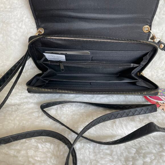 Brand New Beautiful BETTY BOOP BLACK Crossbody Wristlet Wallet Cellphone Zip - Picture 6 of 6